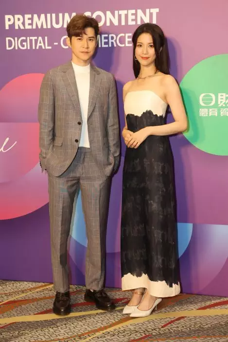 小花陳曉華（右）受TVB力捧。
