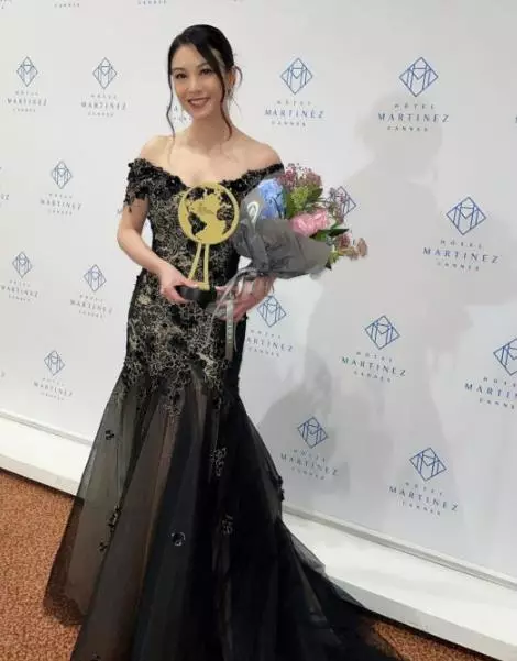 廖碧兒現年43歲。