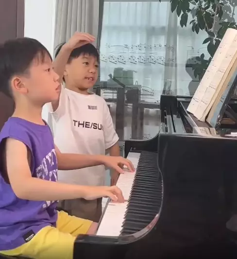 十足大師範。影片截圖