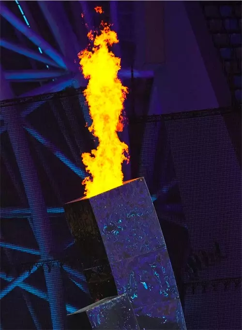 主火炬塔在大火狀態下，燃燒1小時僅需550kg燃料。