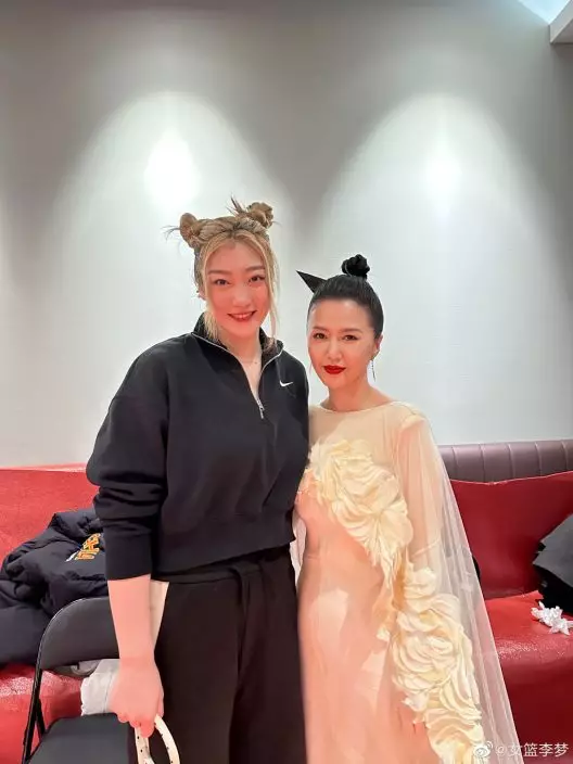 成功集郵不少內地藝人。