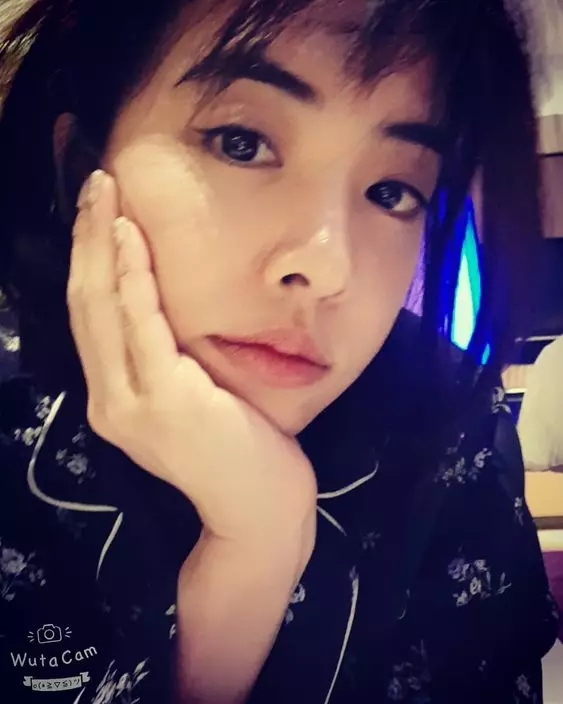 Jolin日前貼出的淡妝照(網上圖片)