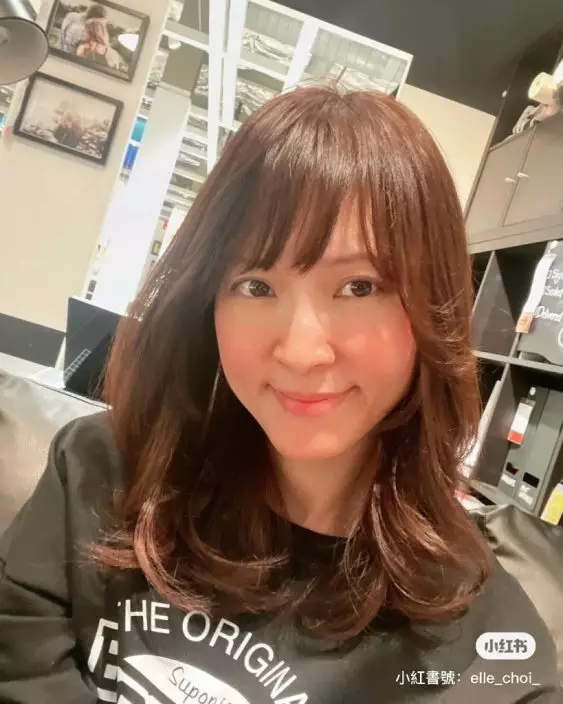 小雪近日分享近照,被指女神不再。