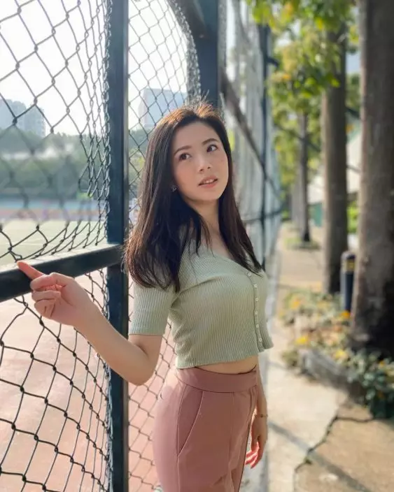 有少女味。