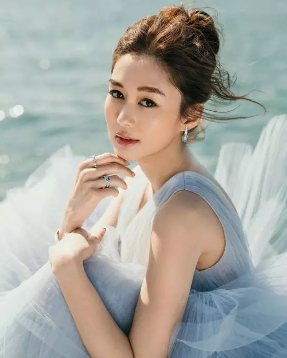 岑麗香向來是圈中靚女。