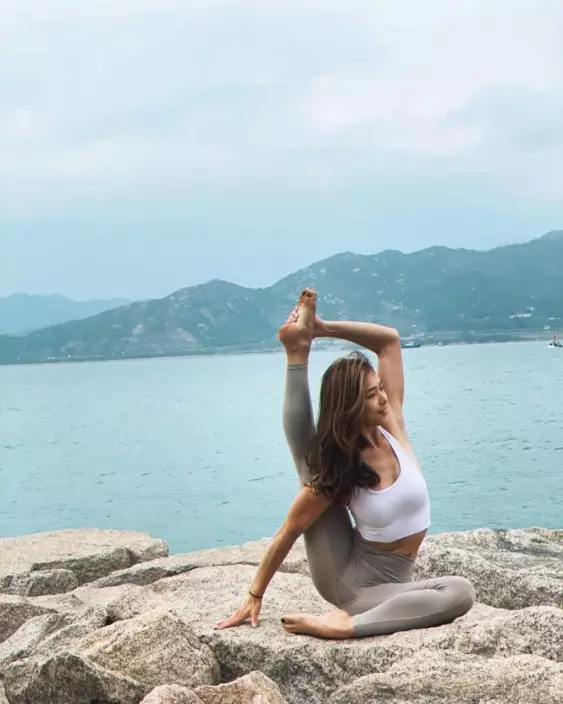 Jessica寓興趣於搵錢，收工後Keep住做瑜伽導師
