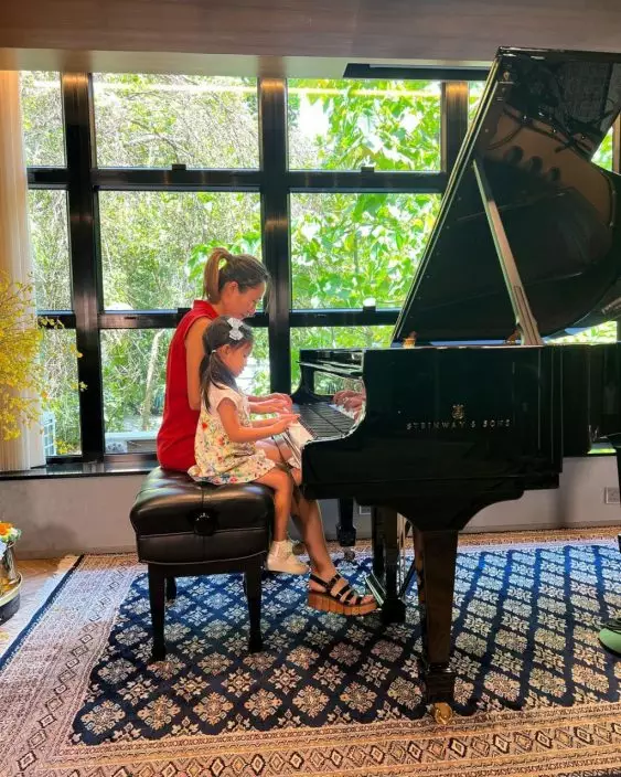 李美慧婚後專心照顧囡囡。