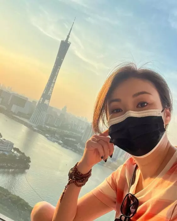 楊秉逸曾承諾遷就莊鍶敏,移居香港或內地生活,但婚後就得個拖字。