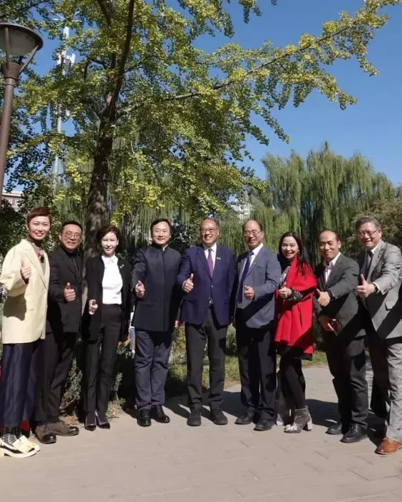 理大代表團拜訪北京服裝學院。