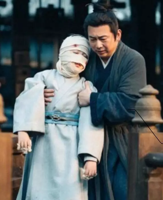 藏海自小在高明師傅照料下長大,看兩人的對手很舒服自問然