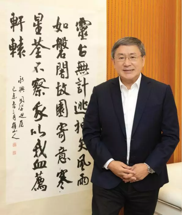 首任政務司副司長卓永興退休後再出任問責官員。