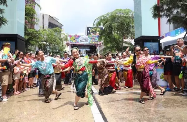 Unlocking Thailand's Festival Potential: Boosting Tourism through Songkran and Loy Krathong