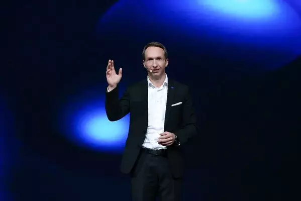 vivo Unveils First Mixed Reality Headset and New Imaging Strategy at 30th Anniversary