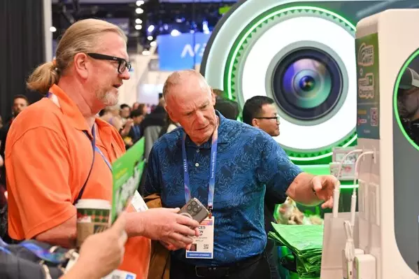 uCloudlink Eliminates Connectivity Divides at CES 2026 with Game-Changing Matrix: AI-Hub G50 Max, Invisible Wi-Fi, and eSIM Trio