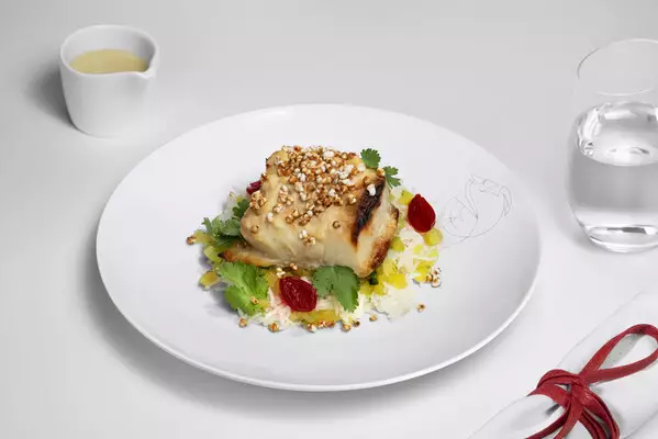 Air France renews exclusive partnership with Michelin-starred chef Julien Royer, offering new exceptional dishes in La Première and Business cabins