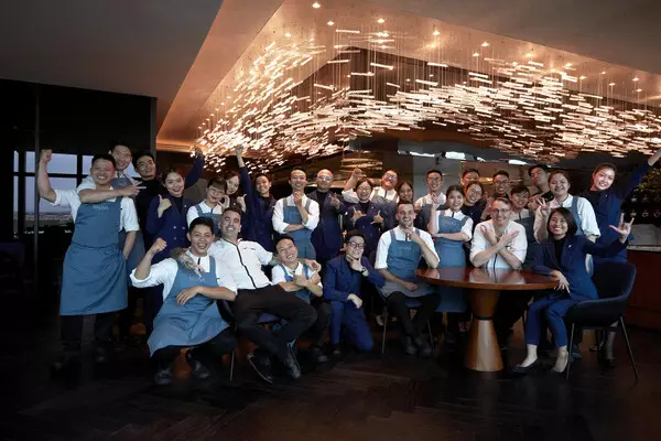 Chef Sam Aisbett of Akuna Restaurant Honoured With 1 Knife At The Prestigious 'The Best Chef Award' 2024