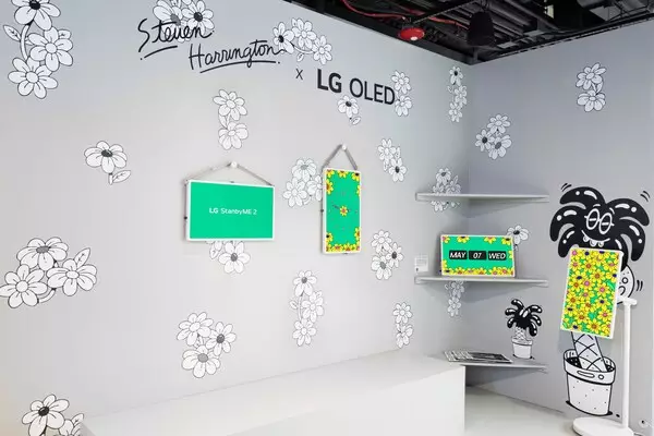 LG OLED X STEVEN HARRINGTON AT FRIEZE NEW YORK: WHERE VIBRANT POP ART MEETS THE TRANSPARENT OLED TV
