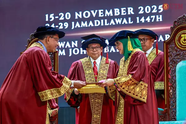 Dato' Seri Ir. Dr. Zaini Ujang's conferred the 'Professor Emeritus' title in conjunction with MK69 UTM