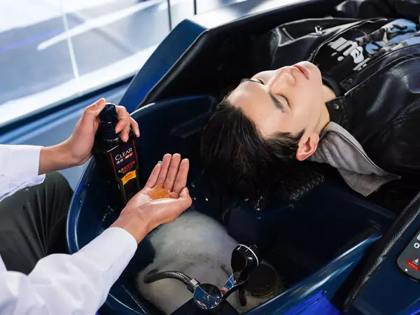 CLEAR AND ORACLE RED BULL RACING TAKE ON 'HELMET HAIR' DURING FORMULA ONE SHANGHAI GRAND PRIX