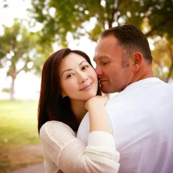 婚後一直恩愛。