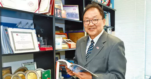 選委界立法會議員黃錦輝建議院舍應廣泛利用樂齡科技及康復創科產品,支援院友護理、復康等需要。資料圖片