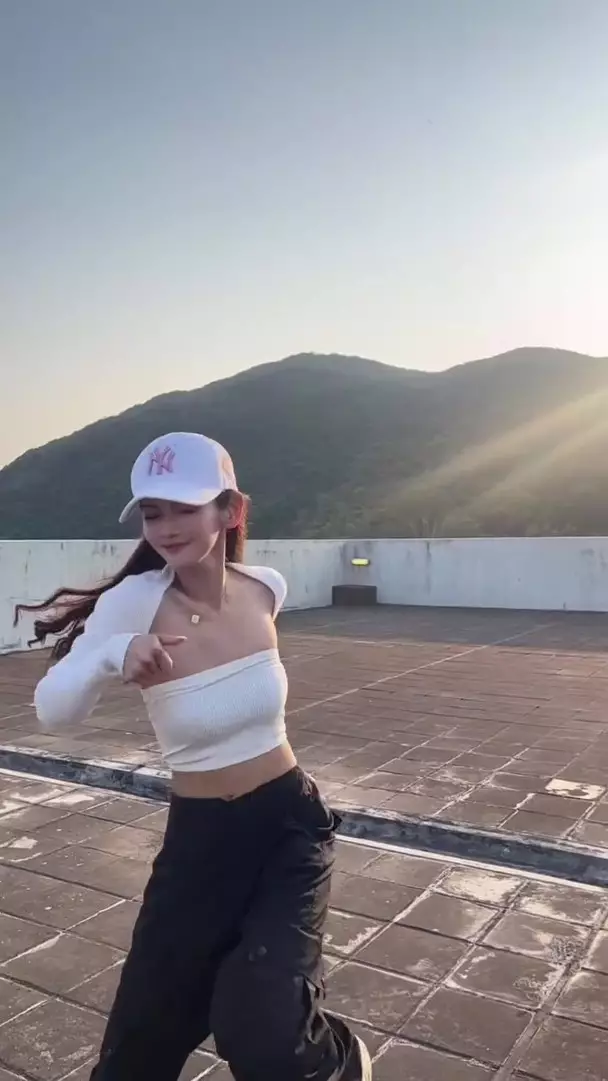 神複製JENNIE舞技