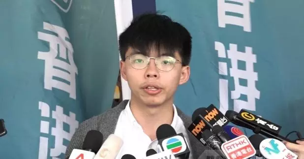 黃之鋒改為判監禁兩個月。（鍾家銘攝）