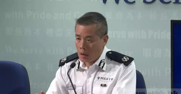 郭柏聰表示，當時有人手持類似鐵通物體，並曾嘗試接觸警員配槍及搶槍。（梁禎祥攝）