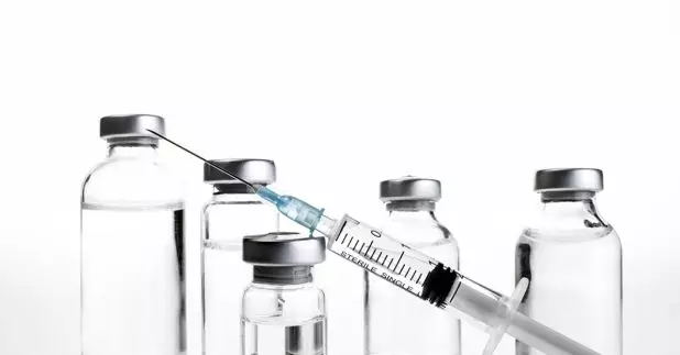 世衞專家日前表示，北京科興與國藥集團已向世衞提交疫苗數據，作緊急使用評估用，相關報告最快於三月發布。（shutterstock）