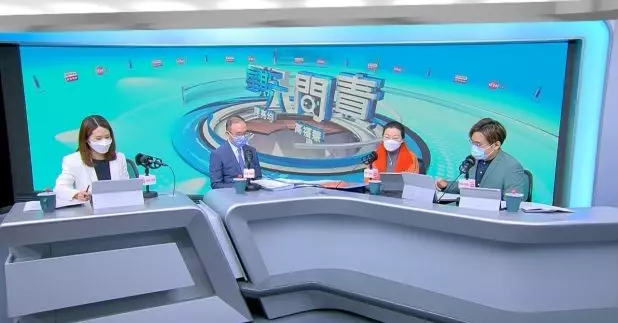 律政司司長鄭若驊強調，任何有關參選人的資料都會審查，包括其過去的言論，亦不會劃出時限，都會納入整體考慮。