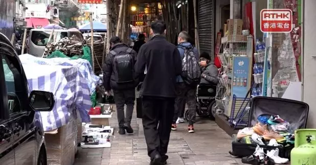 一名確診患者早前到北河街街市一帶街道，擺賣從葵涌邨逸葵樓垃圾房收集物品。