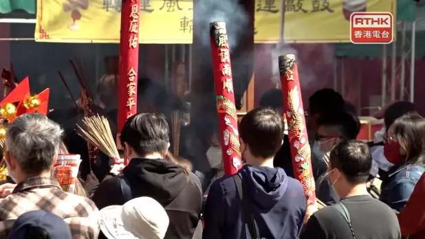 大年初三赤口,沙田車公廟香火鼎盛,不少善信祈求疫情過去,身體健康。