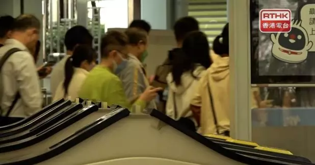 港鐵今明兩日和下月13及14日，舉行「感謝日」，有車費半價優惠，包括來往羅湖及落馬洲站的車程。