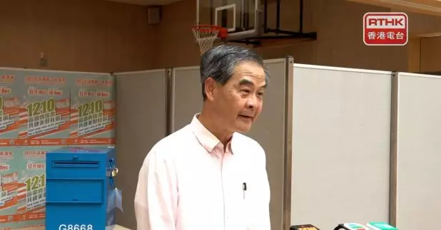 梁振英呼籲選民踴躍投票。（陳豊贊攝）