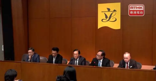 經民聯促政府提振股市樓市、大力發展國際電子商貿等重建經濟信心。