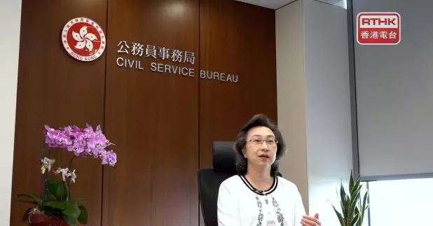 楊何蓓茵表示，更新守則列出的信念及操守準則是政府一向要求，希望公務員視守則為指南，不應有額外壓力。(鍾家銘攝)