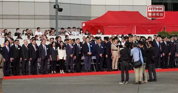 為慶祝國慶75周年，灣仔金紫荊廣場今早舉行升旗禮。（廖漢榮攝）
