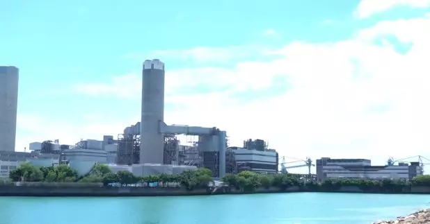為提升抵禦極端天氣的能力，港燈南丫發電廠強化基建設施。（施華駿攝）