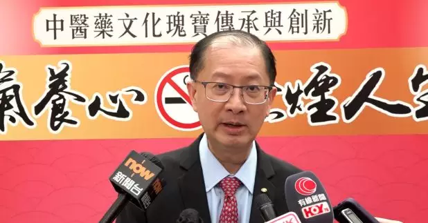 湯修齊表示，不少教育界人士及家長都表明全力支持「無煙世代」措施。（孔令輝攝）