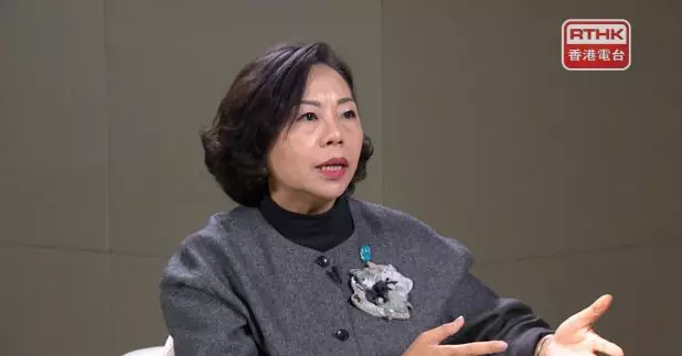 麥美娟表示，推出為期一年的「聯廈聯管」試驗計劃是希望為「三無大廈」業主提供一條龍服務。（節目截圖）