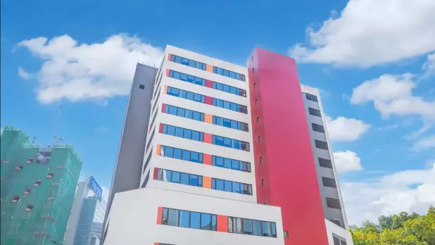 安樂工程大廈從工廈蛻變為智慧建築,成為政府活化工廈計劃的項目之一。(安樂工程提供)