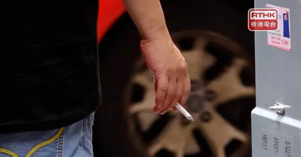 政府提出修訂控煙法例,包括禁止排隊吸煙、擴大禁煙範圍等,有煙民表示理解,會配合政府政策,只在容許吸煙的地方吸煙。