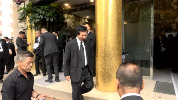 郭炳江到場弔唁。(梁禎祥攝)