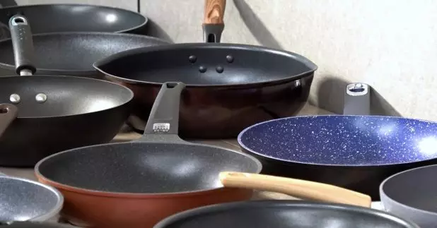 消委會測試24款易潔鑊樣本，發現樣本間的傳熱速度參差。（葉燿坤攝）