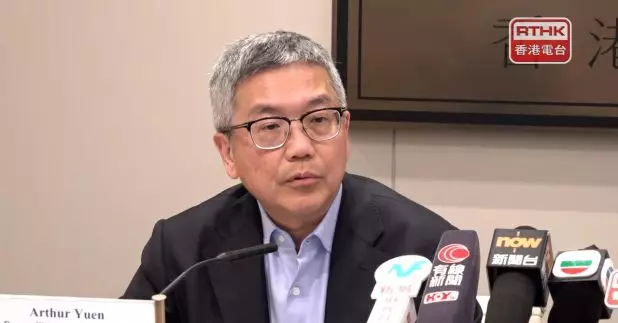 金管局副總裁阮國恒表示，銀行需要有效營運，必然會因應業務改變等因素作調整。（施華駿攝）