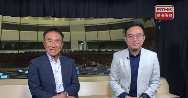 田北辰(左)指出,過去荃灣綫及港島綫曾發生事故,都毋須全綫停駛。(游樹榮攝)