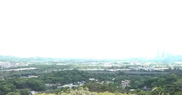 行政長官李家超到立法會出席答問會，學生受美國不公平對待屬機遇，李家超盼加快大學城建設。