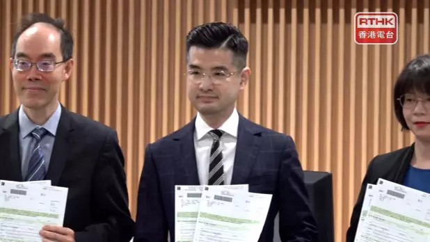 陳施維表示,薪俸稅稅收增加,是由於納稅人的應評稅入息增加,納稅人數目上升,以及申請暫緩繳稅的人數減少。(施華駿攝)