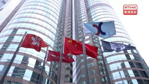 港交所與證監會宣布正式推出「科企專線」,以進一步便利特專科技公司及生物科技公司申請上市,並允許有關公司,可以選擇以保密形式提交上市申請。