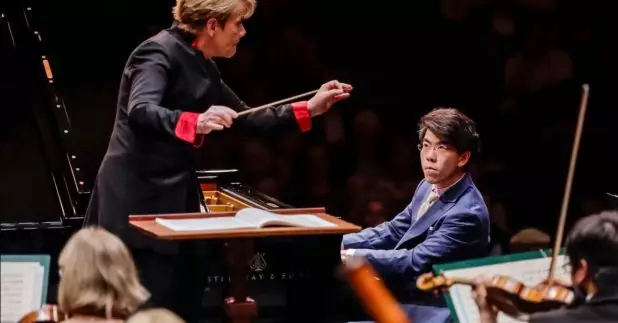 沈靖韜（右）在四年一屆的范克萊本國際鋼琴賽奪得冠軍。（THE CLIBURN 圖片）